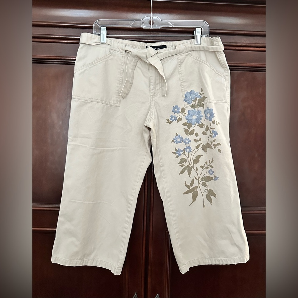 Daisy Fuentes cotton capri pants - sz 10